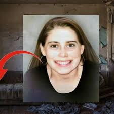 Horror pics show feces-covered couch that FUSED to body of recluse, 36,  while she sat there for 12 YEARS in family home : r/MorbidWaysToDie