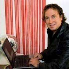 Born in alkmaar, north holland, he started performing in italian before switching to dutch in 1994. Marco Borsato Marcoborsato Twitter