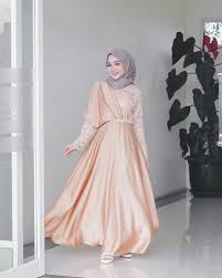 Meskipun rumahmu dibangun di lahan yang minim, kamu bisa tetap mengaplikasikan varian warna cat rumah di bawah ini kok. Kerudung Untuk Kebaya Warna Gold Reihanhijab