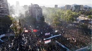Senado de la república, cámara de diputados y biblioteca del congreso nacional. Chile Tausende Demonstrieren Am Protest Jahrestag Fur Soziale Gerechtigkeit Stern De