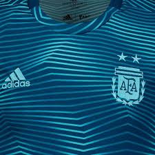 O primeiro jogo da copa américa nem terminou e o pessoal já ta prevendo o messi sofrendo. Camisa Adidas Argentina Pre Jogo 2019 Futfanatics