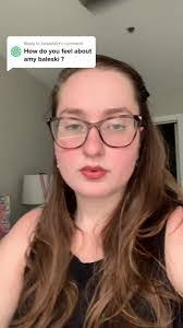 Amy Berkheimer's Instagram, Twitter & Facebook