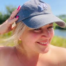 Президент України Володимир Зеленський відзначив медика з Прикарпаття  Ярославу Петровичу Морозу, генеральному директорові КНП «Центральна районна  лікарня Калуської міської ради», присвоєно почесне звання «Заслужений лікар  України». Це нагорода за ...