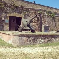Fu il pontefice pio ix a voler istituire lo sparo di pezzo di artiglieria a mezzogiorno per sincronizzare le campane delle chiese di roma, all'angelus, il 1 dicembre 1847. Cannone Del Gianicolo Trastevere 43 Visitors