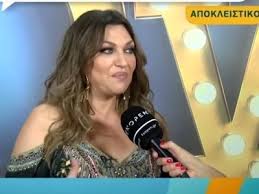 Ο βίκτωρ είναι νέος μαθητής στο γυμνάσιο creekwood στο δικό του ταξίδι αυτοανακάλυψης, αντιμετωπίζει προκλήσεις στο σπίτι, προσαρμόζεται σε μια νέα πόλη και αγωνίζεται με τον σεξουαλικό. Kaith Garmph Den 8a 3anaphgaina Sth Gioyrobizion Einai Gia Pio Nea Paidia