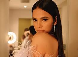 Bruna Marquezine desabafa sobre padrões de beleza: 'Toda mulher se sente  pressionada'