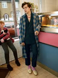 5 Ways To Wear A Cardigan That Are Only A Little Bit Emo Harry Styles Shoes Style Harry Styles