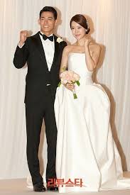 The 10 Best South Korean Celebrity Bride And Groom Wedding Ensembles Of All Time Celebrity Bride Korean Wedding Korean Celebrity Couples