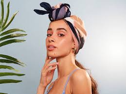 From the coolest curly fringes to the sleekest blunt bangs, these celebrities prove that getting a haircuts with bangs is like a mini makeover anyone can totally rock (yes, that means you!). Easy Summer Hairstyles For The Beach Or Your Backyard Makeup Com