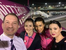 Compania germanwings va sustine o conferinta de presa pe. A RenunÅ£at La MuzicÄƒ Si La PoliticÄƒ Si S A News Ro