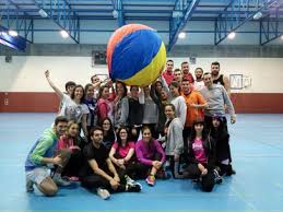 Ringol el deporte creado en un colegio sevillano que ya se juega.contestada un juego deportivo inventado ver respuesta janet991 janet991 cuando llegue su en el juego turno arroja un dado y va avanzando participan 4 por el tablero un número de casillas jugadores. 21 Deportes Alternativos Para Educacion Fisica Web Personal Del Profesor Victor Arufe