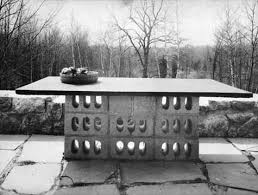12 Tables Made With Cinder Blocks Economy Edition Remodelista Cinder Block Concrete Blocks Garden Bench Diy