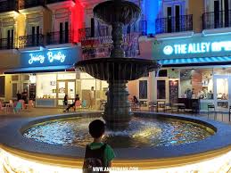 Este hotel de 4 estrelas dispõe de um balcão de turismo. Hotel Melaka Riviera Suites Melaka Ana Suhana