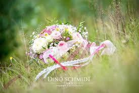 Maybe you would like to learn more about one of these? Hochzeitsfotograf Dino Schmidt Aus Wiesmoor Hochzeitsringe Brautkleid Brautstrauss Galerie