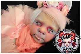 Aimee Clugston's Instagram, Twitter & Facebook