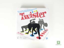 Das gesellschaftsspiel »twister« von hasbro sorgt auf partys und bei spielabenden für genialen gruppenspielspaß. Hasbro Twister Pokipsie Network