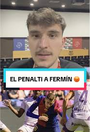 😡 Penalti no pitado sobre Fermín y surrealista decisión del árbitro en el  Barça 4-1 Girona. Sin goles, Pulido Santana señaló falta por una zancadilla  clara de Asprilla sobre el del Campillo. El VAR le ...