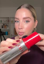 Descubre el champú japonés Fino: ¡el mejor aroma para tu pelo!