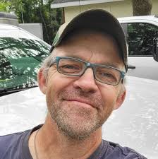 Calvin Pickard était là pour consoler Stuart Skinner après la défaite des  Oilers lors du match no 6. 🥺 Tous les détails : https://shorturl.at/Z9KUy