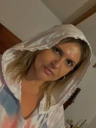 Kiss! 😉 it's friday 🫶 ❤️ ✨ 🍀 💋 #style #photographer #photography #love  #woman