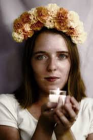 Artists make an emotional return at Ofrendas show