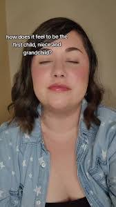 Kerri Gage's Instagram, Twitter & Facebook