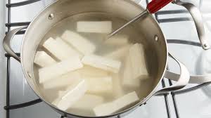 Recetas de izote (o yuca) frita, estofado de carrillera con yuca, picante de yuca y muchas más recetas de yuca. Receta De Yuquita Frita Quericavida Com