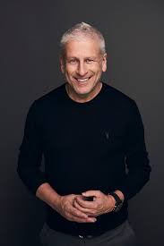 , giglio shows us how to dwell on the size of our god, not the height of our giants. Louie Giglio Wikipedia