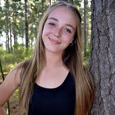 ONS STEL BEKEND... MEJ. JUNIOR LANGENHOVEN FINALISTE 2024 Abigail Louw  Emma-Lee Lombaard Liechen Fouché Lumari van Niekerk Melieke Lamprecht  Melissa Smit Mia Labuschagne Ruché Strydom