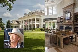 Homes Of Country Music Stars Country Music Stars Country Music American Mansions