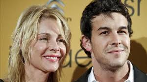 Belén Rueda y Mario Casas arrasan esta Navidad con 'Ismael'