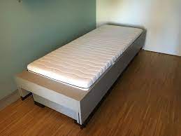 Das stapelbare bett kann im handumdrehen in ein doppelbett, zwei einzelbetten oder ein ecksofa verwandelt werden.die leichten gestelle sind einfach hochzuheben und umzustellen.dieses. Schnappchen Design Bett Stapelbar Kaufen Auf Ricardo