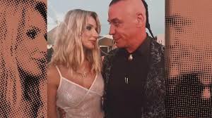 Sophia thomalla über die (s)exponate ihres freundes till lindemann. Sophia Thomallas Ex Till Lindemann Viertes Kind Mit Einer Esc Sangerin