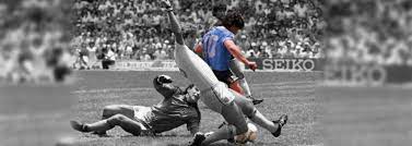 Esta mañana la prensa argentina, informó sobre el fallecimiento del futbolista diego armando maradona, a los 60 años de edad. V76hcjlmcepkwm