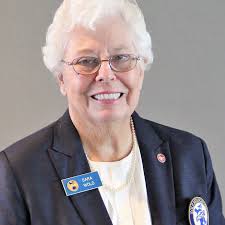 Sara Wold's Instagram, Twitter & Facebook