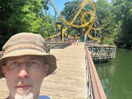 How long is the line to get in the park? I drove by a hour ago and it was  really long.