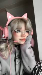 Isabella (@Isabellrose95)