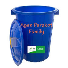 Alat yang satu ini sekarang sudah banyak digunakan oleh masyarakat di kehidupan rumah tangga dengan tujuan sebagai tempat penyimpanan air. Ember Besar Tong Air Gentong Air Shinpo 120 Liter Shopee Indonesia