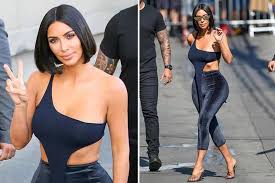 Whether it's raven black, platinum blonde, or bubblegum pink, kim k and her hairstylists know what they're doing. How To Pull Off Kim Kardashian S Blunt Bob And What Are Her Most Iconic Hairstyle Moments Wsbuzz Com