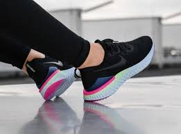 As a result of lightweight upper and higher quality react foam , you the shoe actually has the tongue very small, barely can you hold it and moderate it in order to fit your foot insteps. Nike Epic React Flyknit 2 Pixel On Feet Chaussure Nike Homme Chaussures Nike Nike