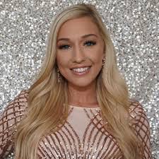 Sara Ralston's Instagram, Twitter & Facebook