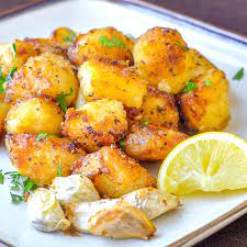 Lemon Herb Roasted Potatoes - Easy, Flavourful & Super Crispy. Perfect!