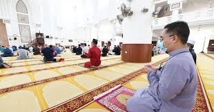 Waktu solat islam yang paling tepat di kuantan, pahang malaysia waktu fajar hari ini 05:40 am, waktu zohor 01:13 pm, waktu asar 04:39 pm, waktu maghrib 07:23 pm & waktu isyak 08:38 pm. 84 Masjid Di Pahang Dibenarkan Solat Jumaat Subuh