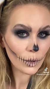 Ashley Schreiber's Instagram, Twitter & Facebook