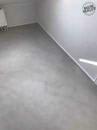 Tipps und tricks, wie du die beton optik selbst machen kannst. Report Malerarbeiten Treppe Weiss Lackieren Kamin In Betonoptik Fugenloser Fussboden In Hellem Grau Turen Lackieren Decke Und Wande Streichen Meinmaler Partner Netzwerk