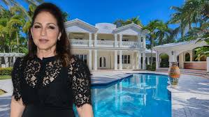 Miamiventarenta.com ofrece el más completo conjunto de recursos integrados y dirigidos hacia la búsqueda de bienes raices en. Gloria Estefan Rebaja Por Segunda Vez El Precio De Venta De Su Casa De Invitados En Miami Beach