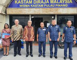 Malaysia follows the harmonized tariff system (hts) for the classification of goods. Honorary Visit Of The Indonesian Consul General In Penang To The Director General Of Royal Malaysian Customs Department Penang Island