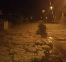 31 de julho de 2018 | 15h26 a chuva voltou acompanhada de granizo e causou muitos estragos na região de divisa entre os estados de são paulo e paraná. Chuva De Granizo Causa Estragos Na Divisa Entre Sp E Pr Sao Paulo Estadao
