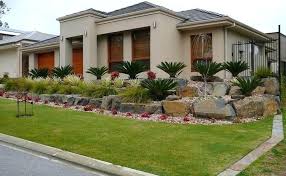 Landscape Design Ideas For Sloped Front Yard Garden Landscaping Ideas For Sloping Ga Front Yard Landscaping Pictures Front Yard Design Front Yard Garden Design