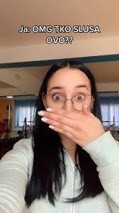 Glupa Pjesma za Glupe Momente